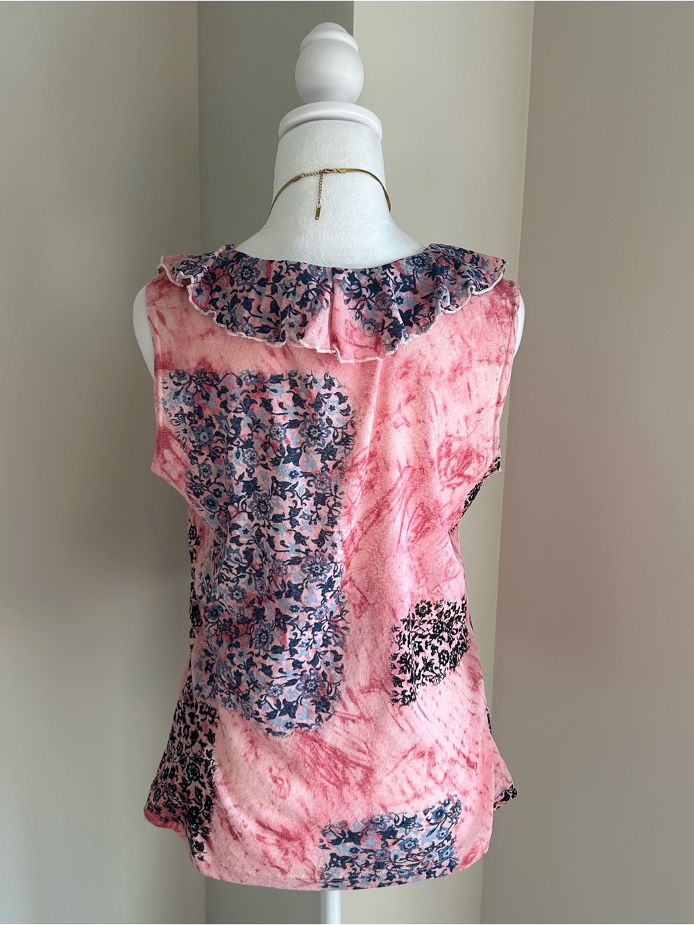 2000'a Pink Patterned Ruffle V Neck Top - Picture 3 of 6